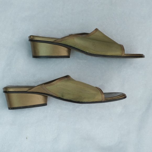 Donald J. Pliner Shoes 😲 - Picture 2 of 11